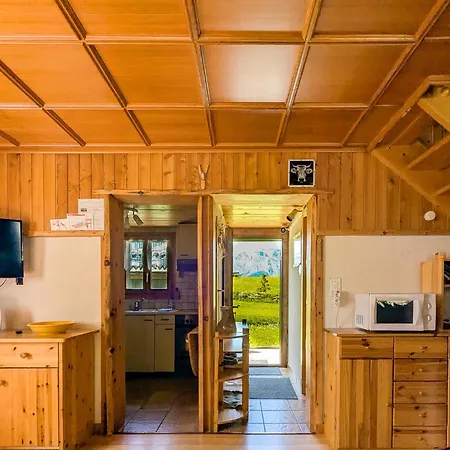 Repos En Montagne, Chalet Au Vert, Vue Et Jardin