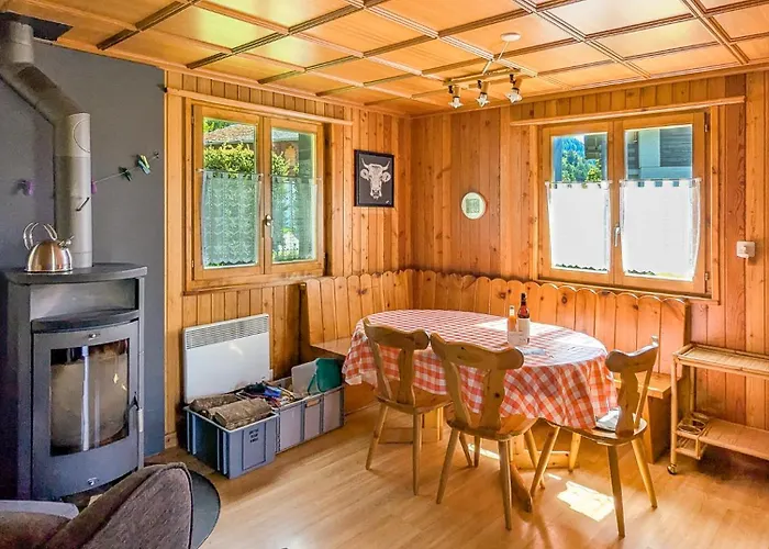 Repos En Montagne, Au Vert, Vue Et Terrasse